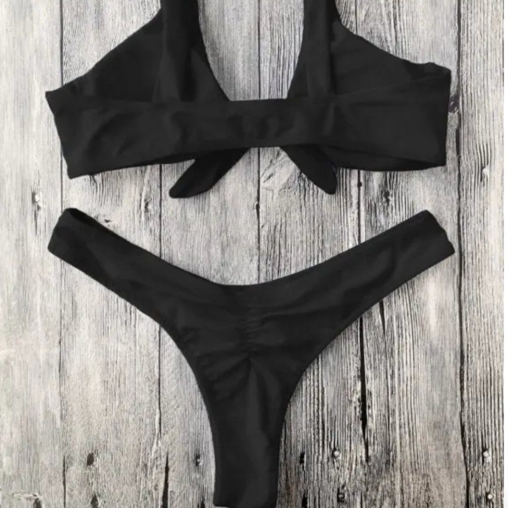 Scrunch Butt Knotted Thong Bikini - Black - Picture 6 of 8
